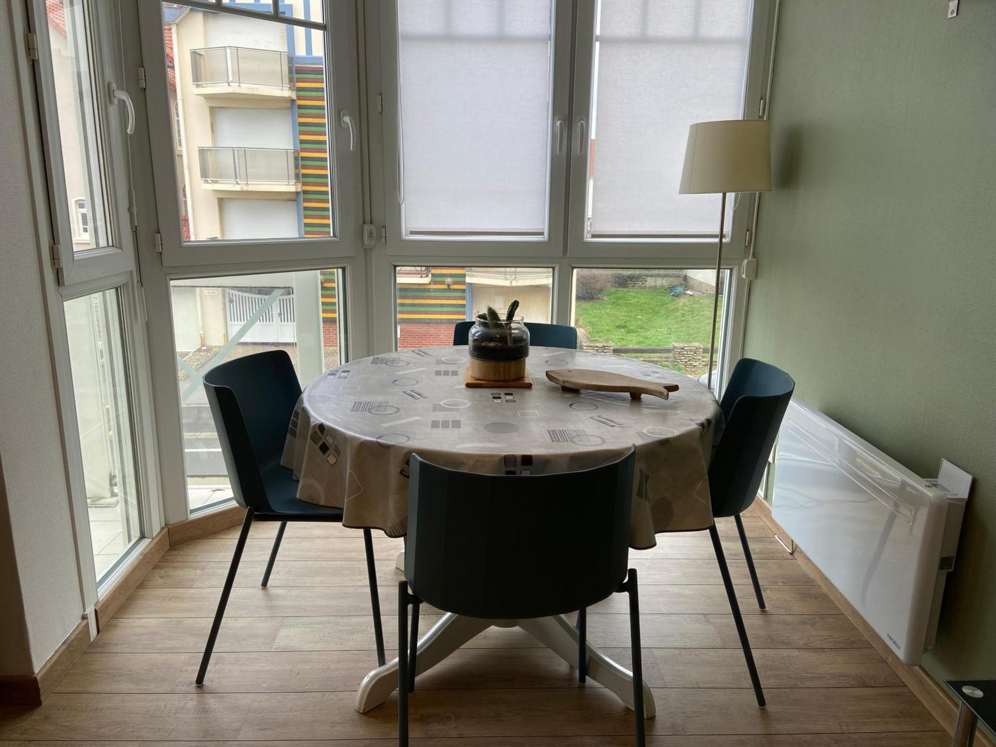 Apartment Le Bon Endroit En Bord De Mer, Vue , Parking Et Wifi